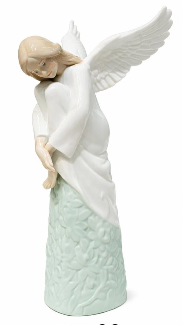 Ángel En Porcelana